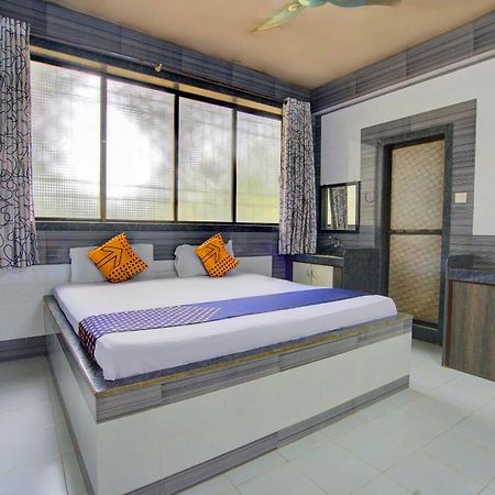 Spot On 63917 Hotel Dolphin Garden Колад Екстериор снимка