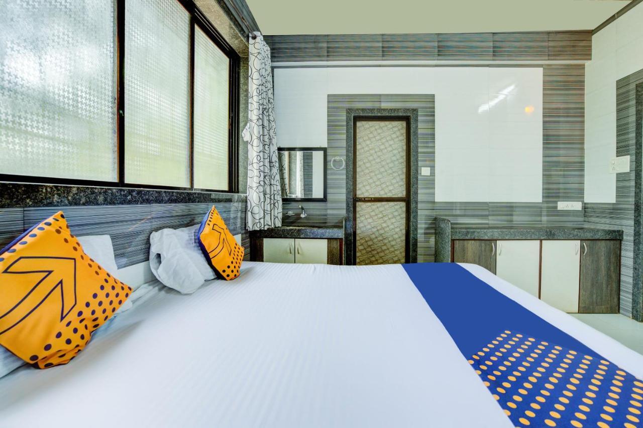 Spot On 63917 Hotel Dolphin Garden Колад Екстериор снимка